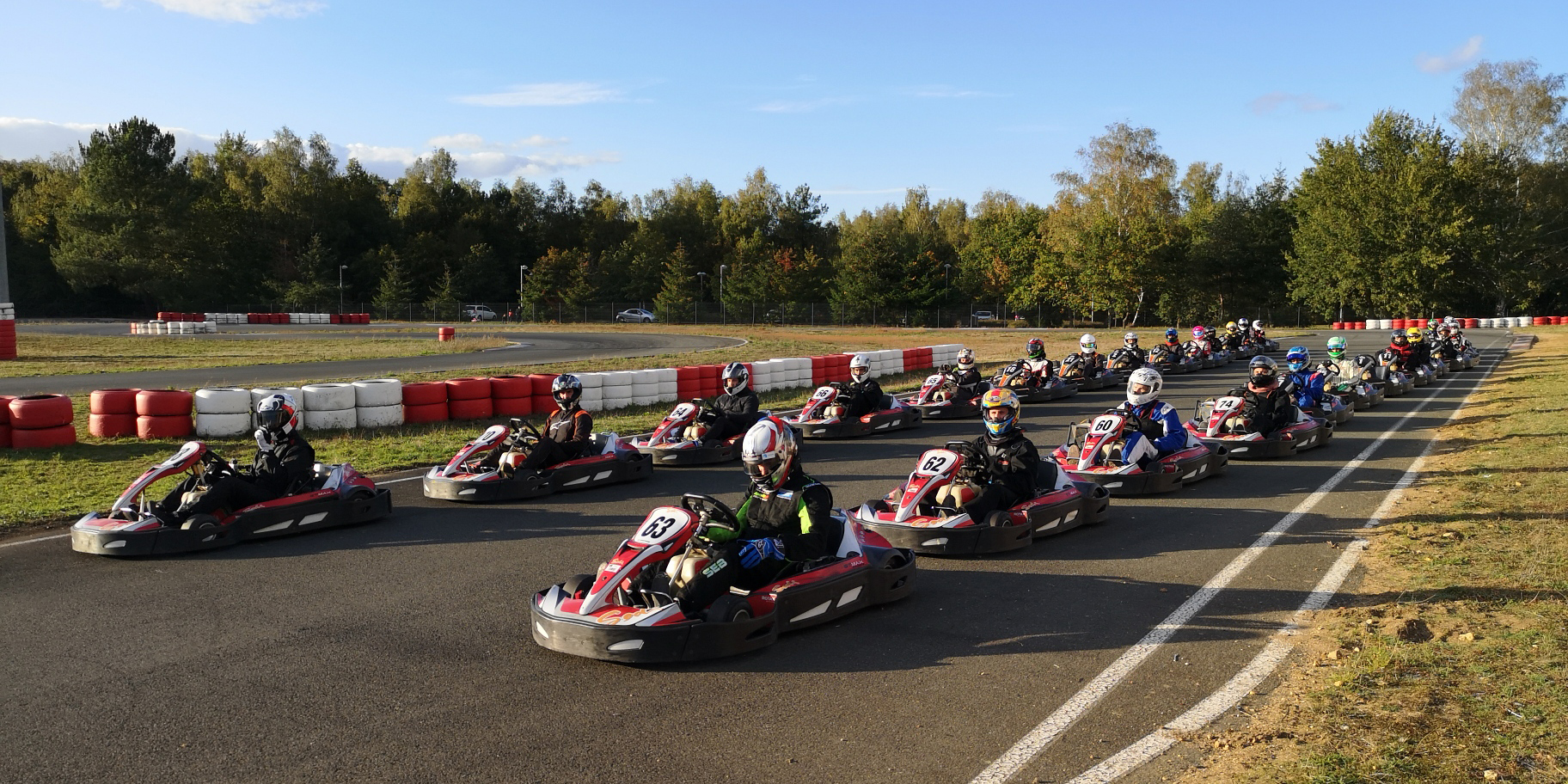 découvrez le karting accessible aux personnes à mobilité réduite au mans. profitez d'une expérience de course inclusive, avec des installations adaptées pour garantir le plaisir de tous. rejoignez-nous pour des moments de sensations fortes, quelle que soit votre situation !